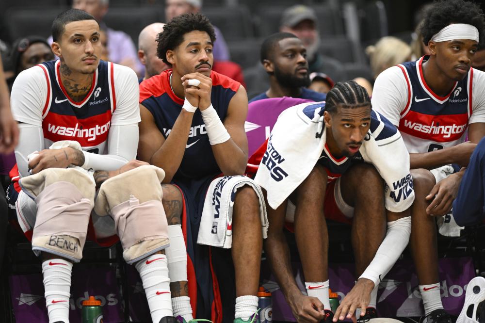 出生于斯洛 出生于斯洛