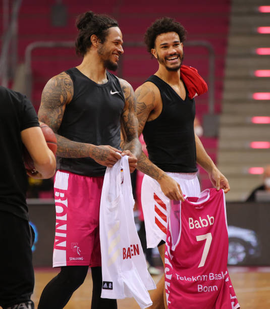 展铺平了道 展铺平了道